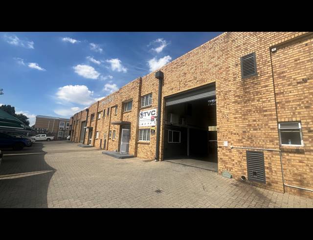 410M² WAREHOUSE TO LET IN SPARTAN